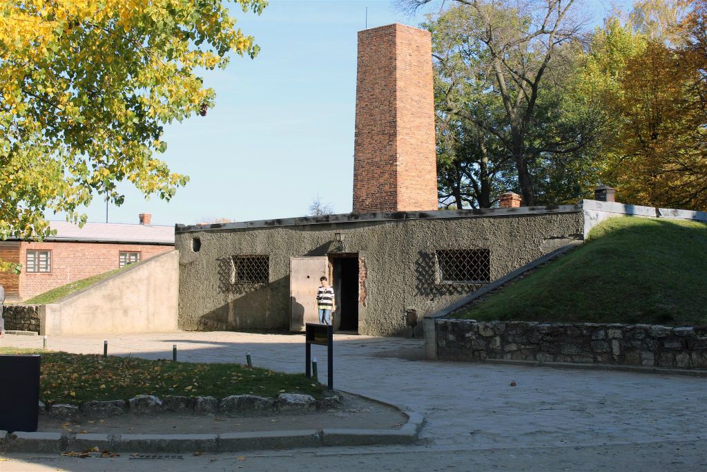 AUSCHWITZ - de herbouwde gaskamer en crematorium van Auschwitz I
