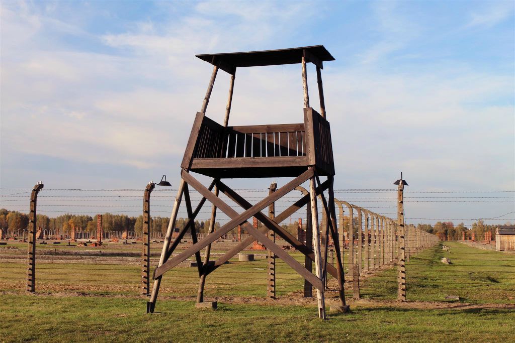 AUSCHWITZ - een wachterstoren van het concentratiekamp Auschwitz-Birkenau