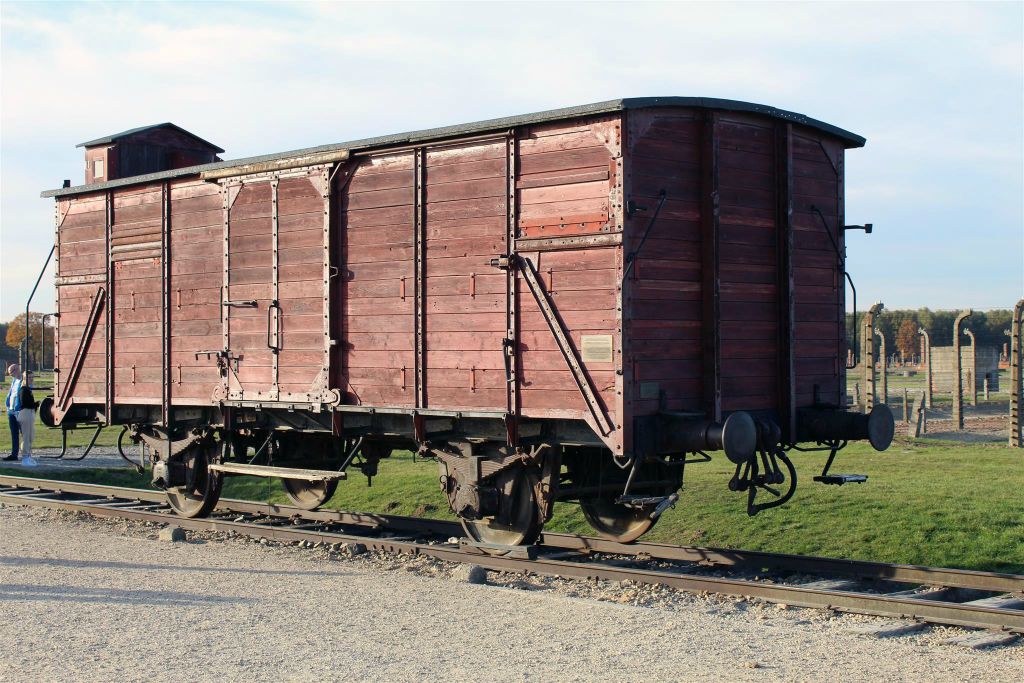 AUSCHWITZ - een wagon waarin de gevangen aangevoerd werden bij het concentratiekamp Auschwitz-Birkenau