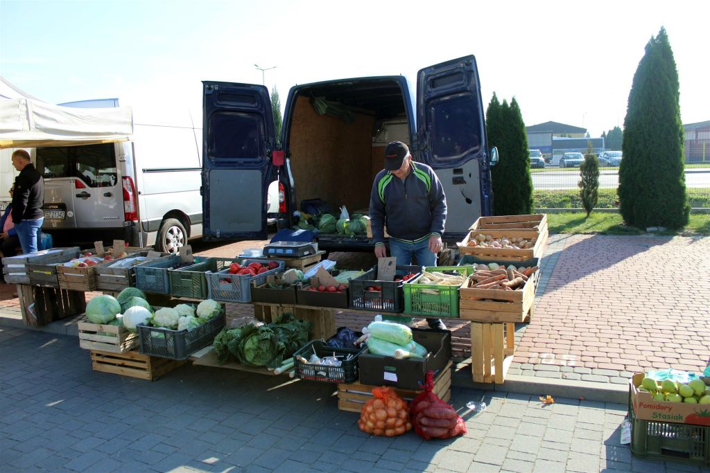 POŁANIEC - een groentenkraam op een markt
