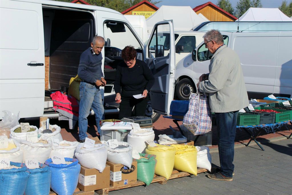 POŁANIEC - een specerijenkraam op een markt