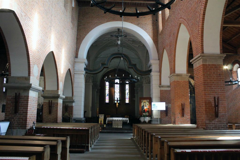 SANDOMIERZ - binnen in de Dominicaanse kerk van St. James