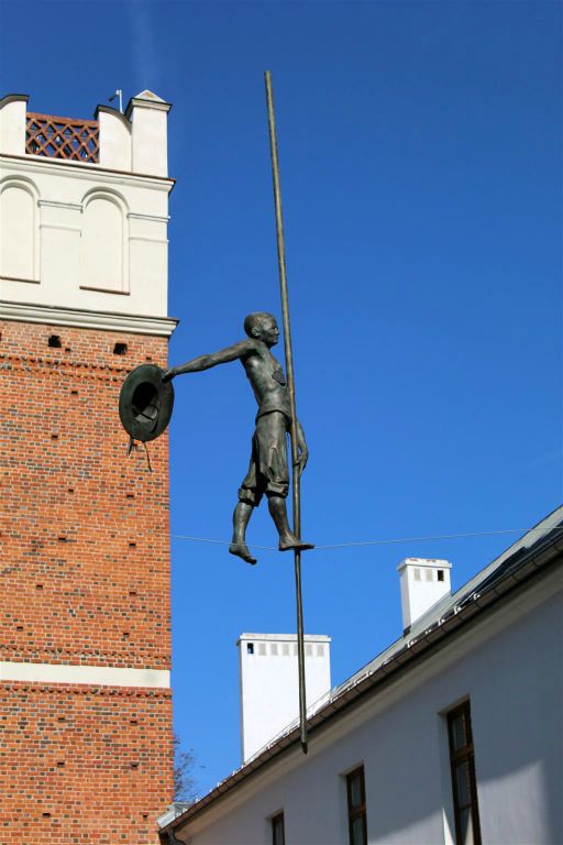 SANDOMIERZ - een beeld bij de Opatowska-poort