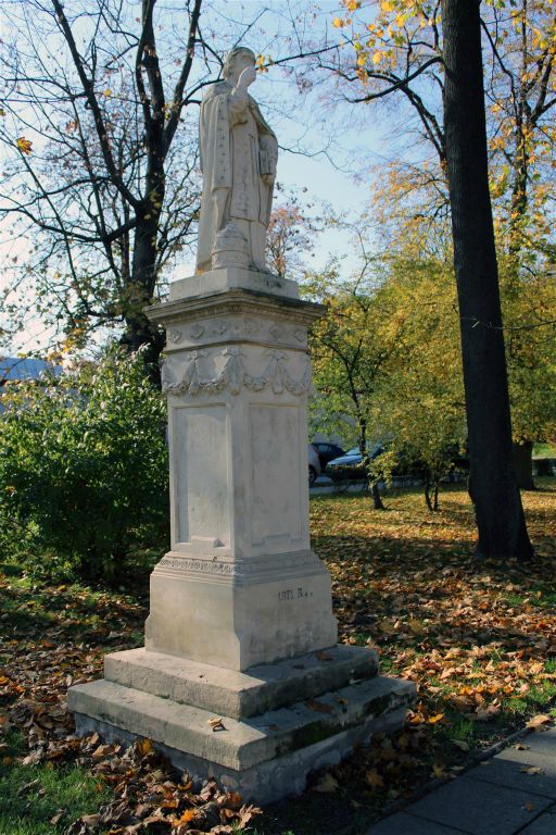SANDOMIERZ - een standbeeld