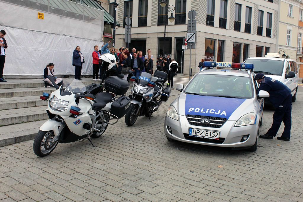 WARSCHAU - enkele politie voertuigen
