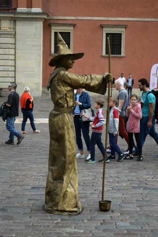 WARSCHAU - een levend standbeeld
