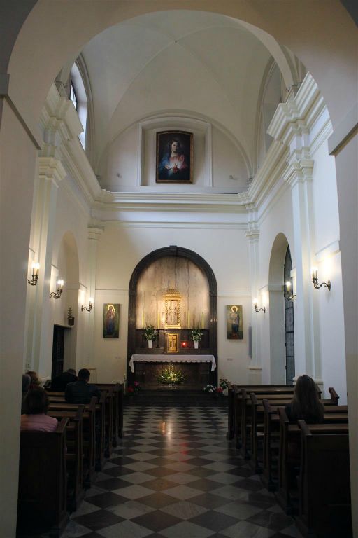 WARSCHAU - binnen in de Jezuïetenkerk