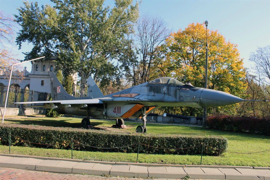 WARSCHAU - een MiG-29G (9-12A) Fulcrum bij het Poolse militaire museum