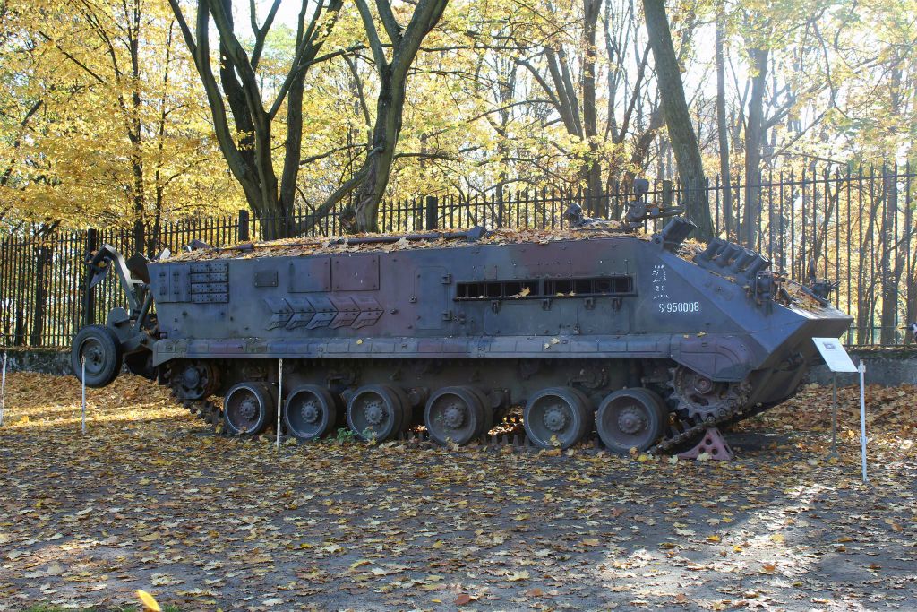WARSCHAU - een SPG Kalina bij het Poolse militaire museum