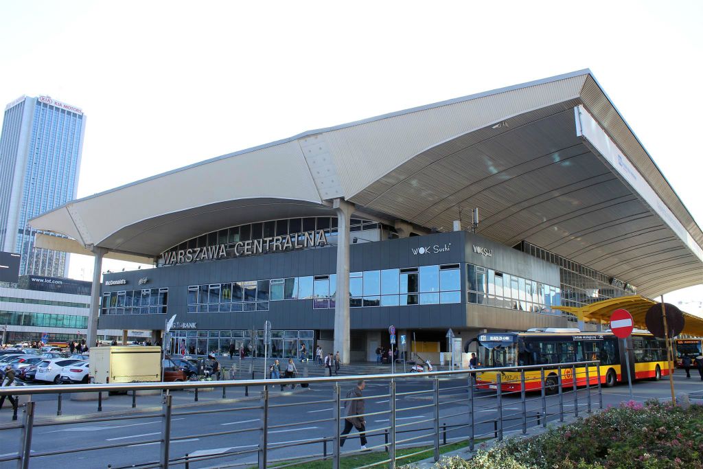WARSCHAU - het centraal treinstation