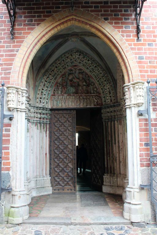 MALBORK - een deur bij het slot Mariënburg