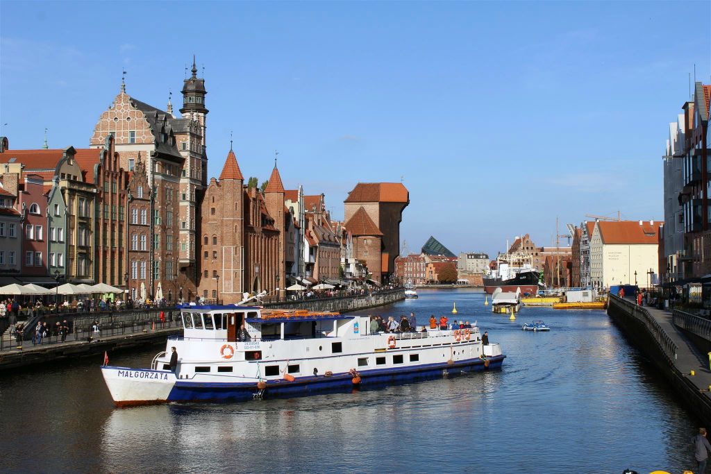 GDAŃSK - het uitzicht vanaf de Stagiewna brug bij het oude centrum