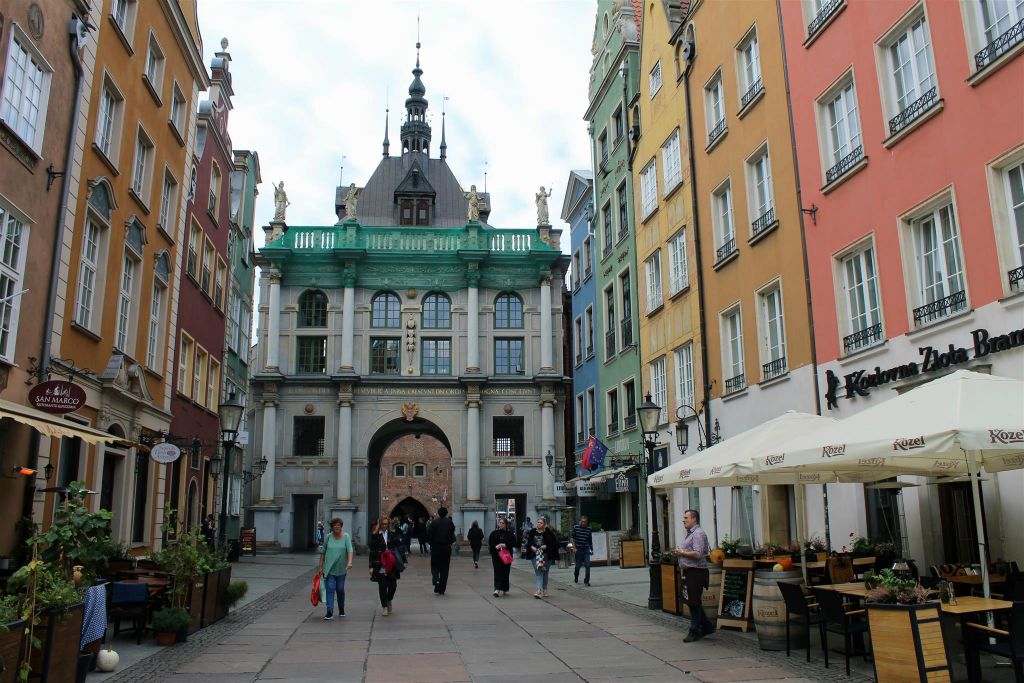 GDAŃSK - de stadspoort genaamd de gouden poort uit 1614 in het oude centrum