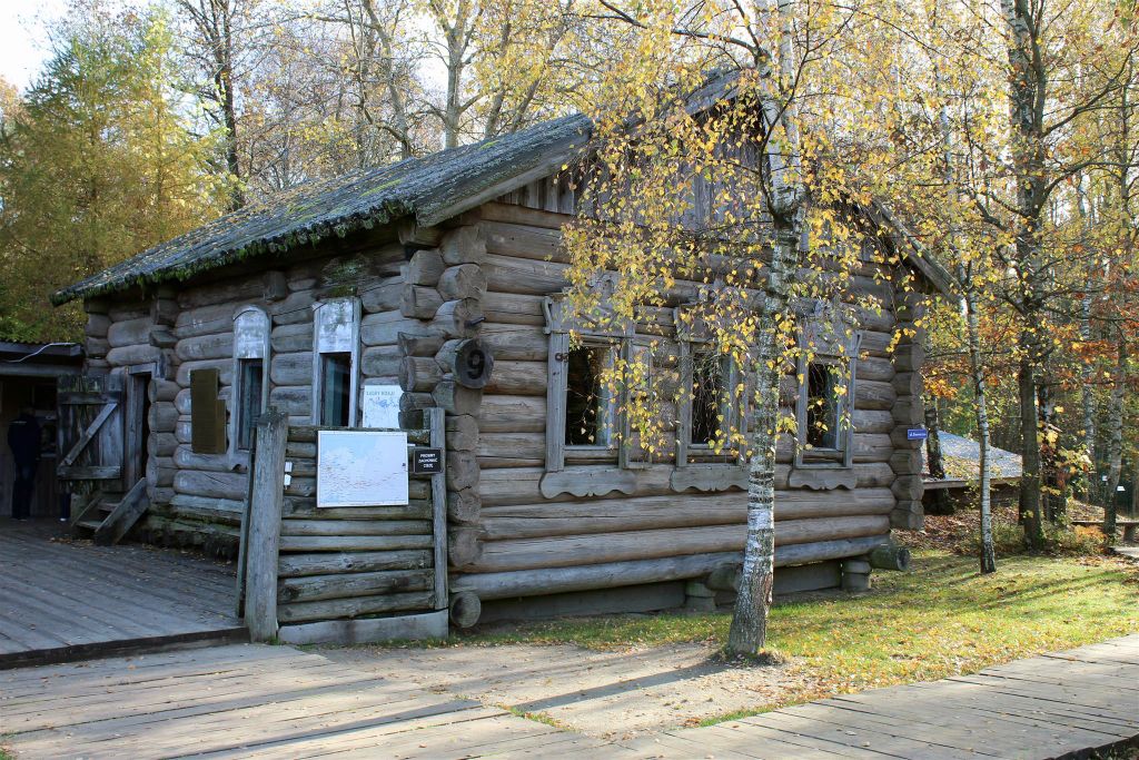 SZYMBARK - het Siberisch huis dat werd gebouwd in Siberië door Poolse gedeporteerden die naar Siberië gestuurd waren rond 1768