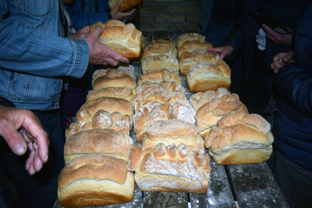 SZYMBARK - de afgebakken zelf bereiden broden