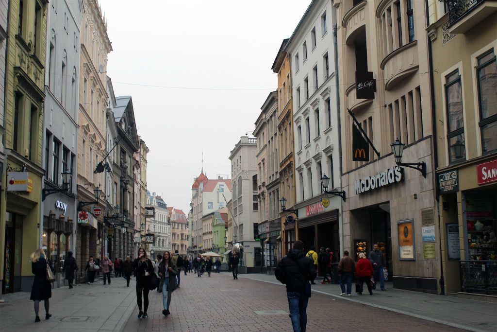 TORUŃ - de winkelstraat Szeroka