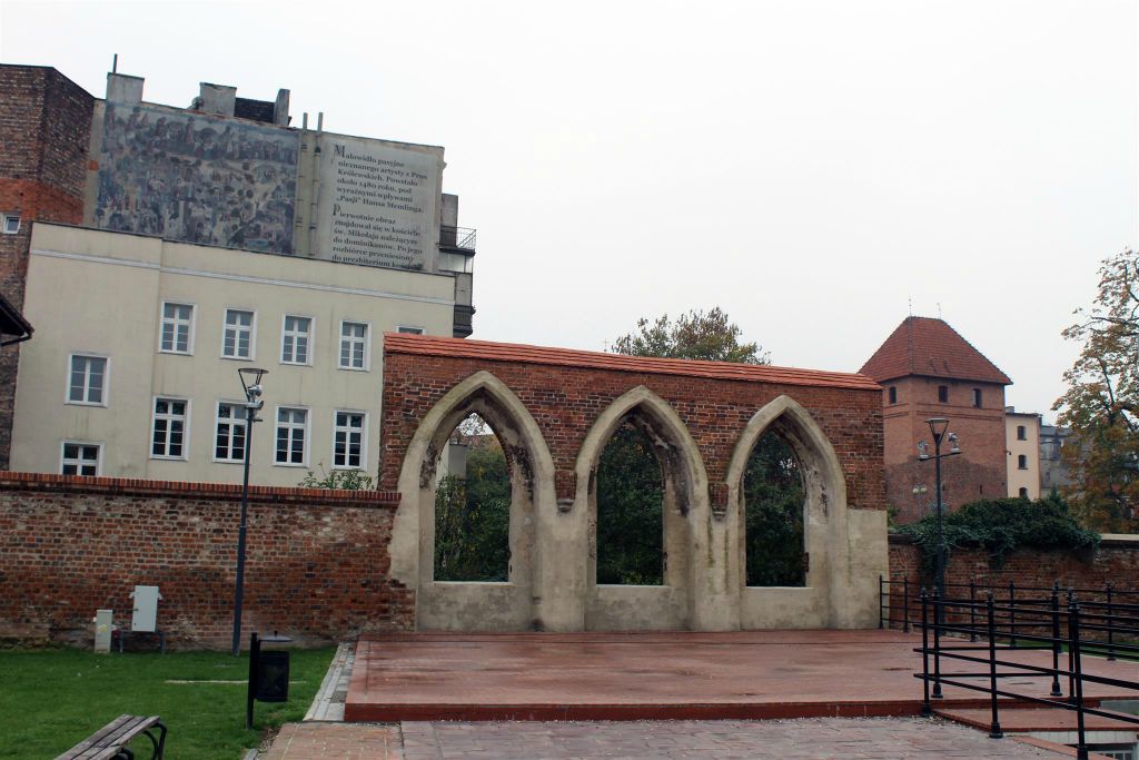 TORUŃ - een ruïnes van de kerk van St. Nicholas