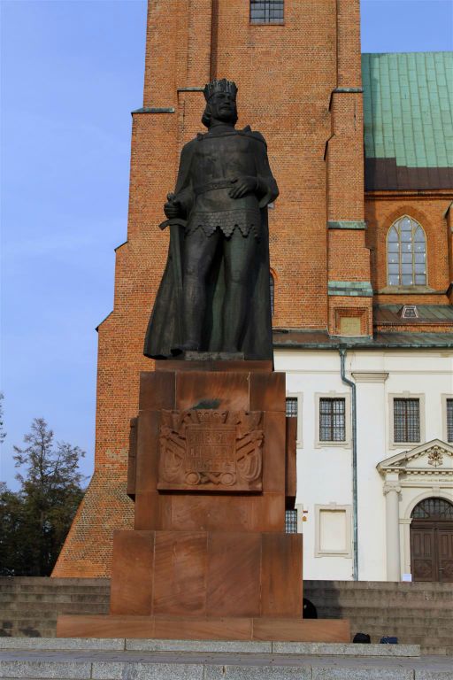 GNIEZNO - het Bolesław de Dappere monument