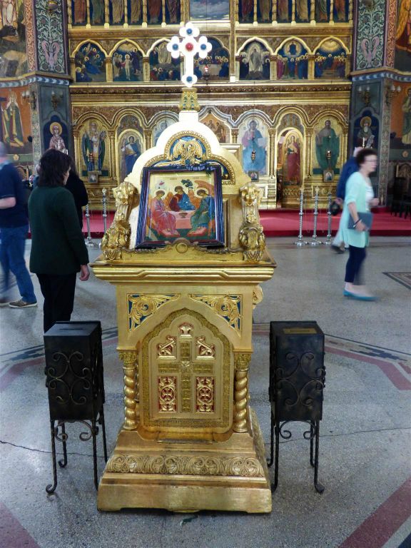SIBIU - binnen in de Orthodoxe Metropolitan kerk