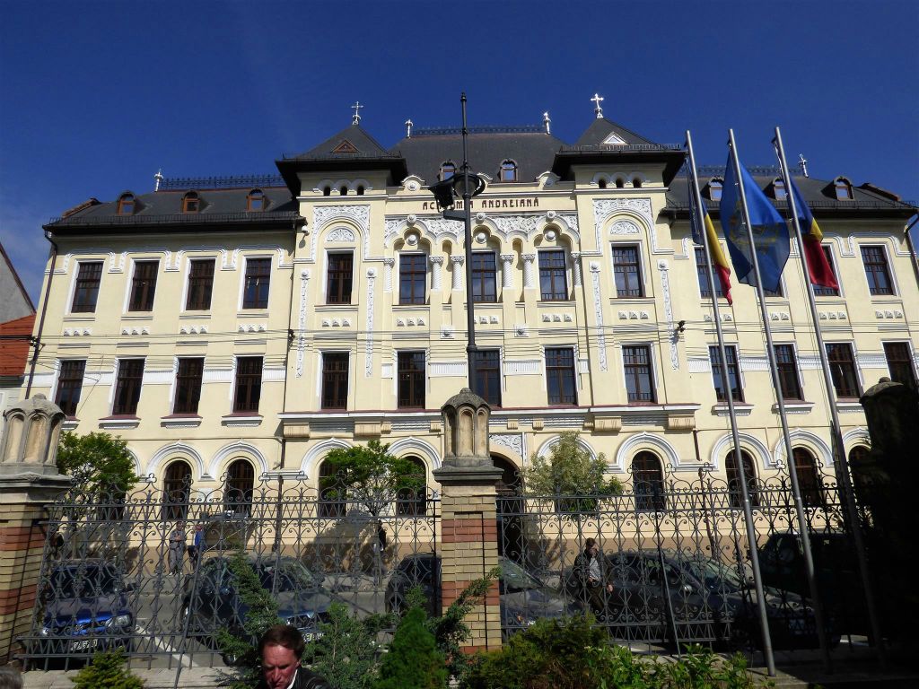 SIBIU - een universiteit met de faculteit van de orthodoxe theologie