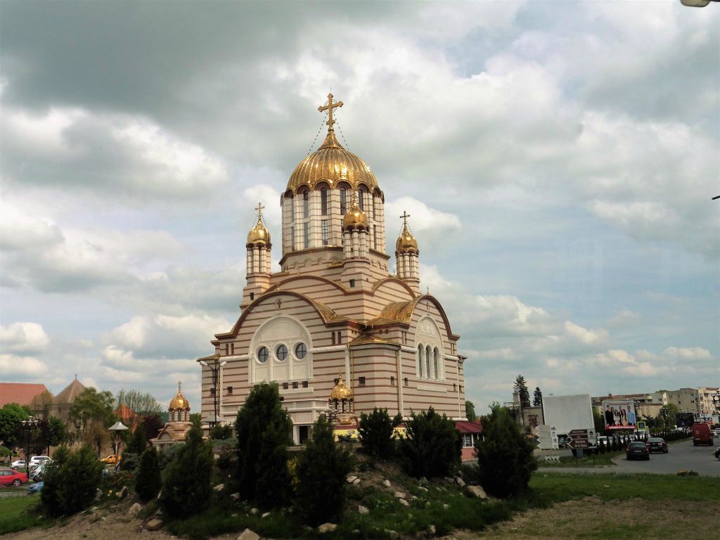 SIBIU -> BRAN - de Orthodoxe kathedraal van Fagaras