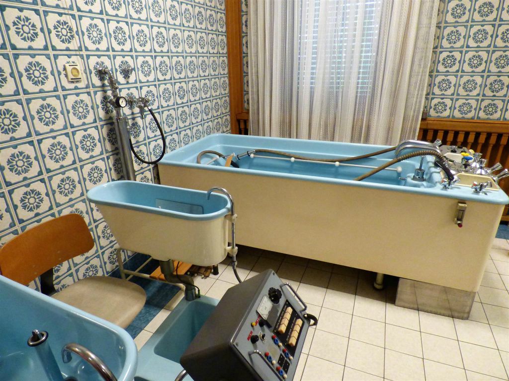 BOEKAREST - een hottub in de prive-woning van de familie Ceausescu