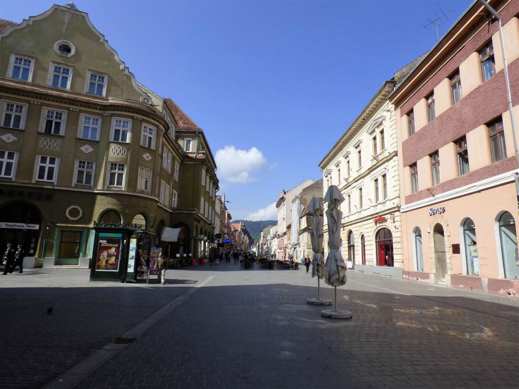 BRASOV - de winkelstraat "Strada Republici"