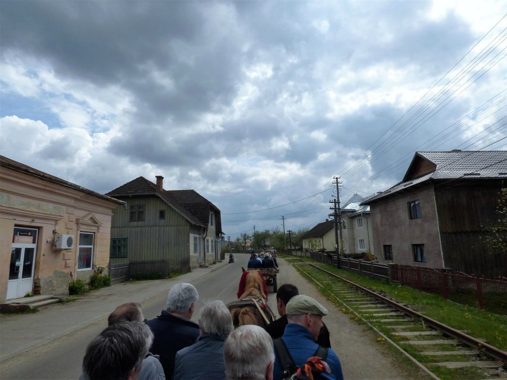 VATRA MOLDOVITEI - onderweg tijdens de paard en wagen rit