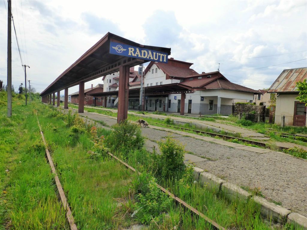 RADAUTI - het oude treinstation dat gebruikt werd van 1889-1989