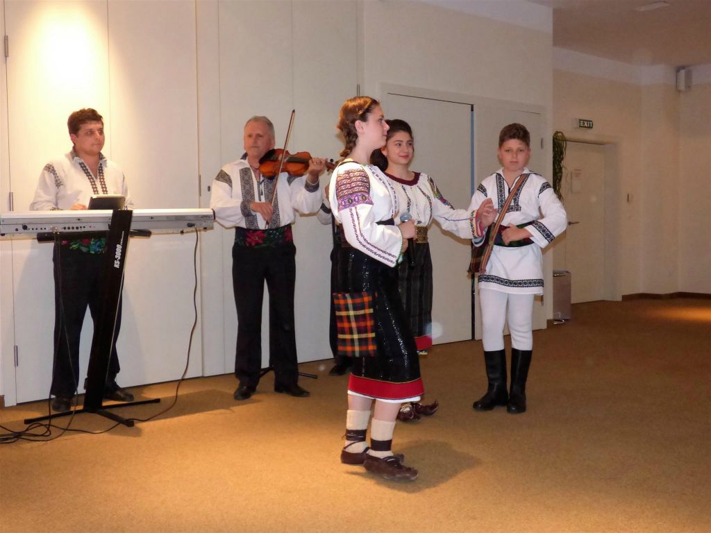 RADAUTI - optreden tijdens de folklore avond