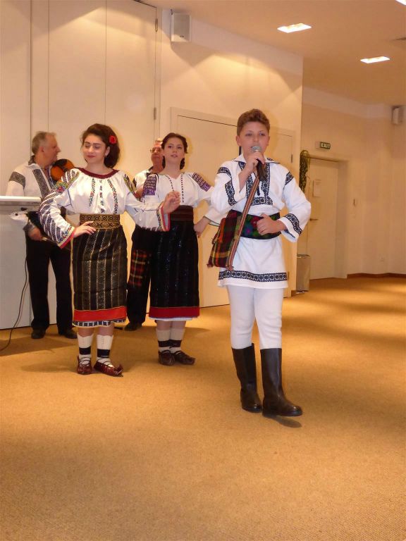 RADAUTI - optreden tijdens de folklore avond