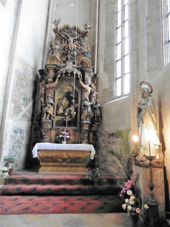 CLUJ NAPOCA - binnen in de St. Michaels kathedraal uit 1487