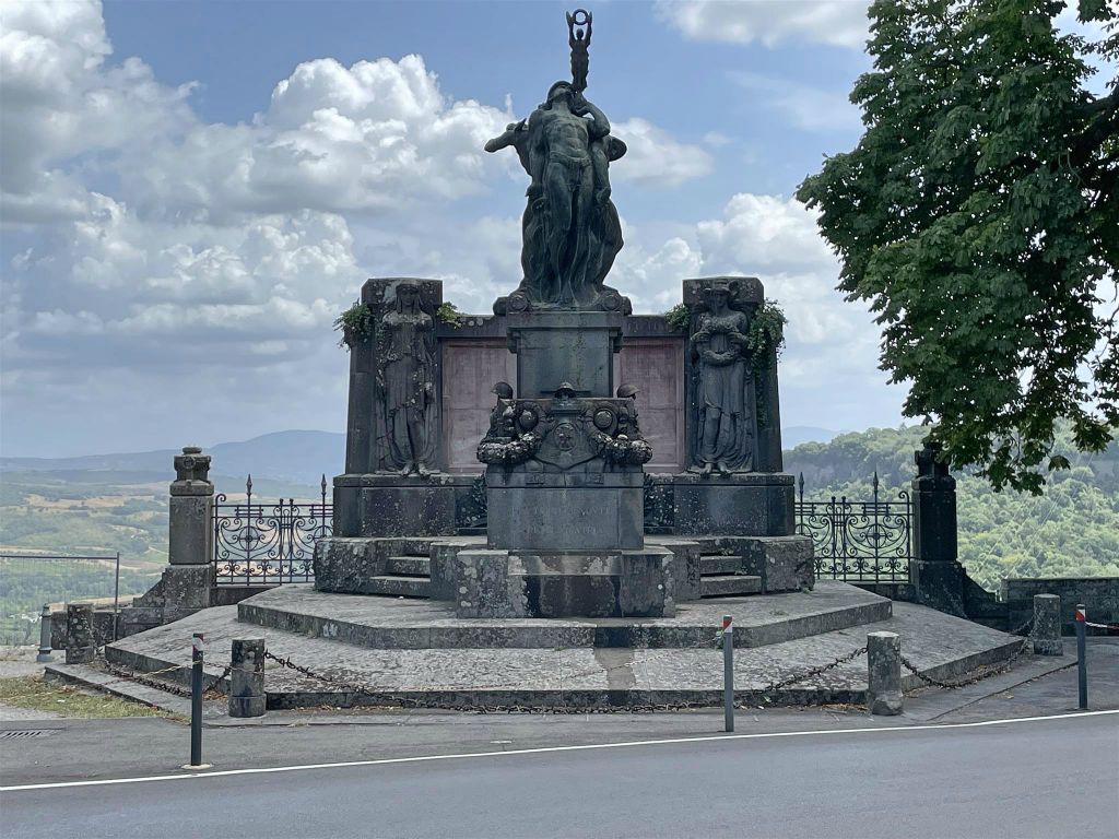 ORVIETO - een oorlogsmonument