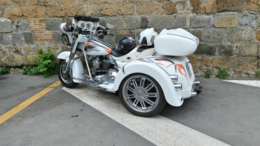 ORVIETO - een Tri Glide Ultra Harley-Davidson motor