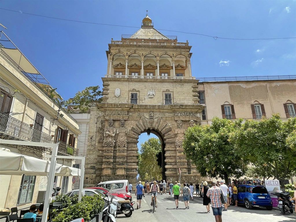 PALERMO - de Nuova stadspoort