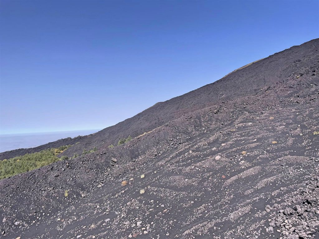 NICOLOSI - het vulkanisch gesteente van de Etna vulkaan