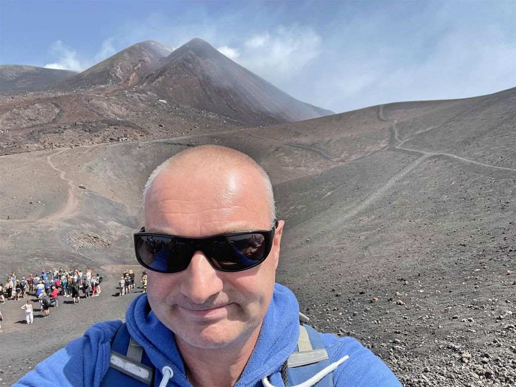 NICOLOSI - Carlos in de omgeving bij de Etna vulkaan
