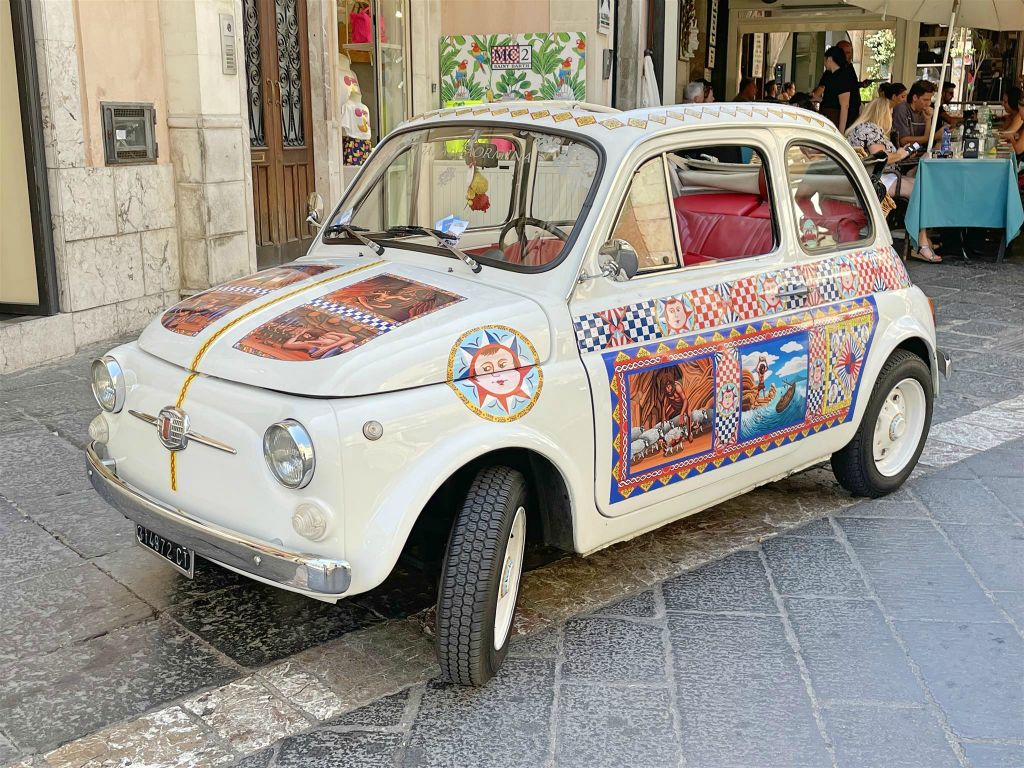 TAORMINA - een Fiat 500