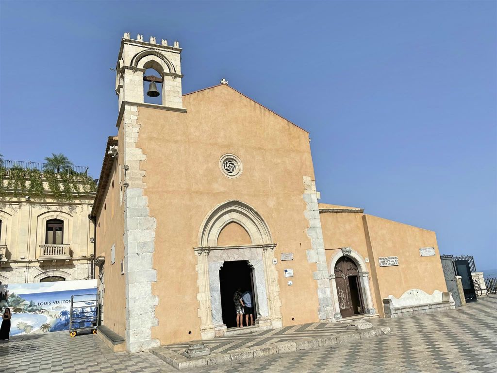 TAORMINA - de Sint-Augustinuskerk