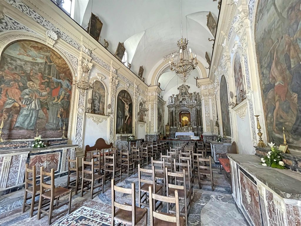 TAORMINA - binnen in de kerk van San Pancrazio