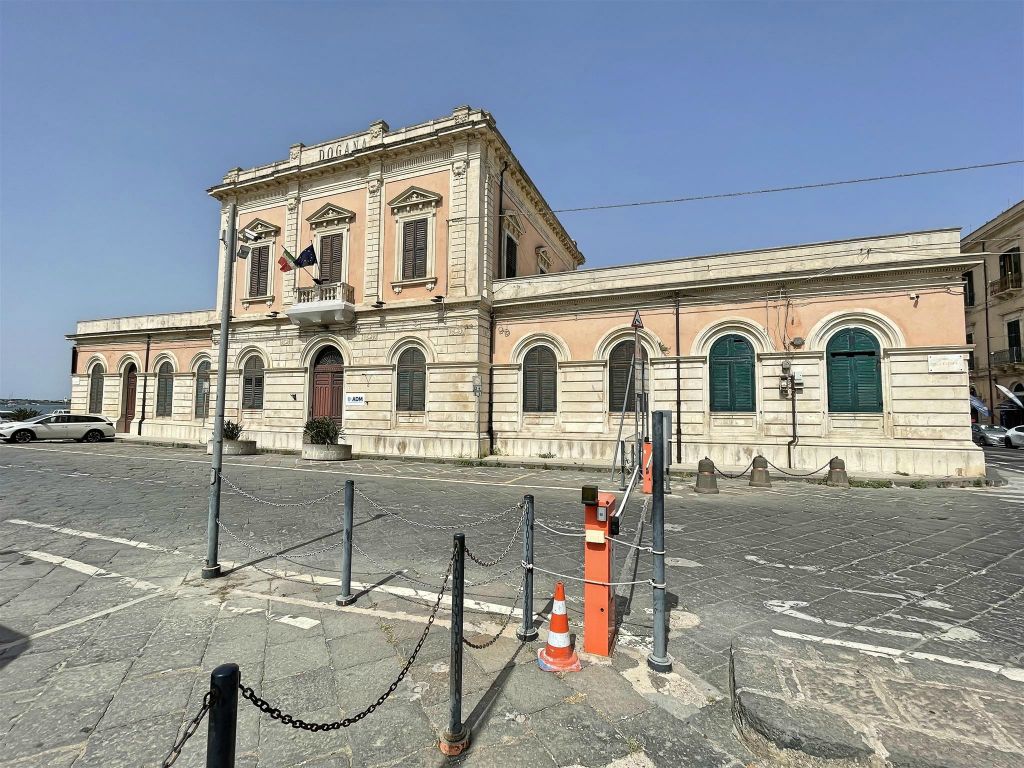 SYRACUSE - een gebouw van de douane