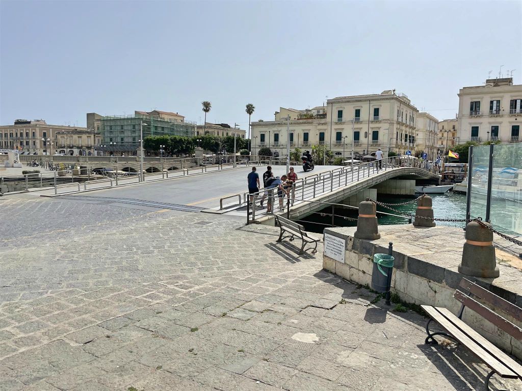 SYRACUSE - de Santa Lucia brug