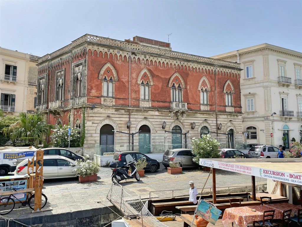 SYRACUSE - het Palazzo Lucchetti Cassola Reale