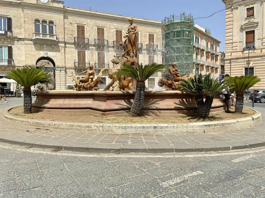 SYRACUSE - de fontein van Diana