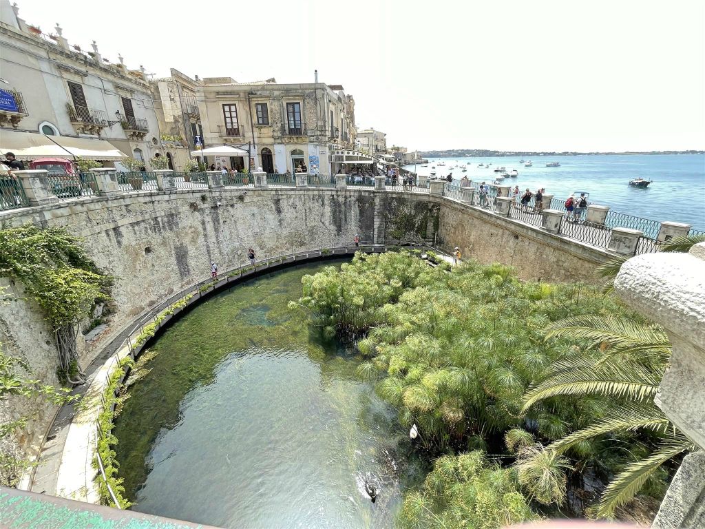 SYRACUSE - de zoetwaterbron fonte Aretusa