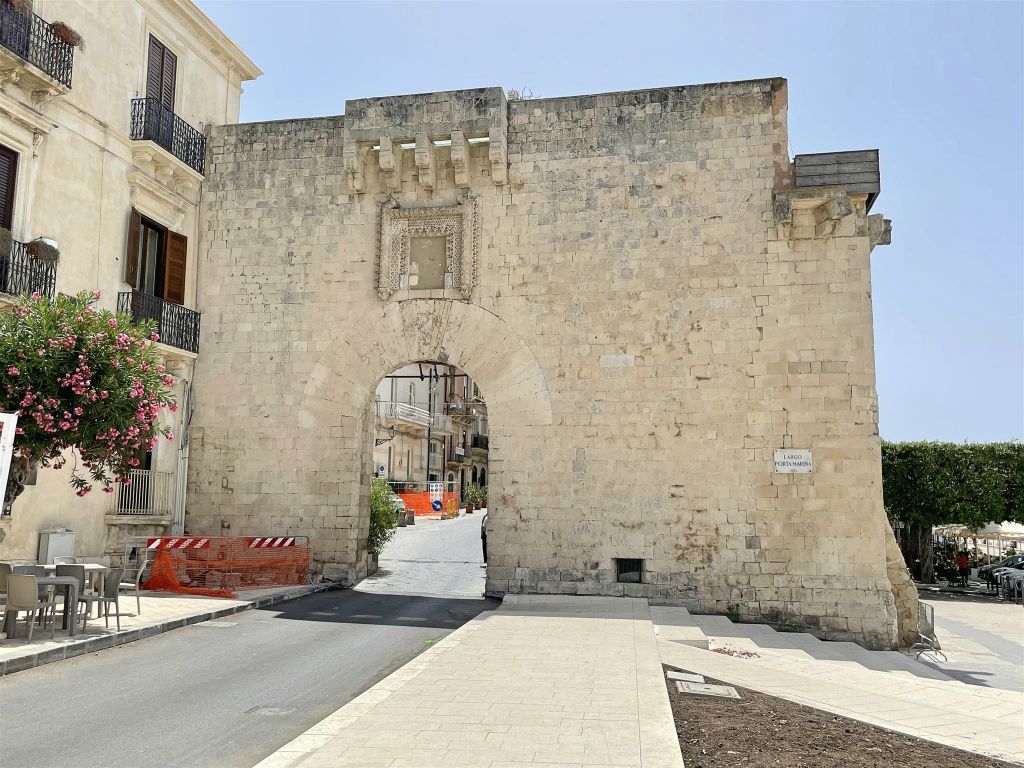 SYRACUSE - de Marina stadspoort