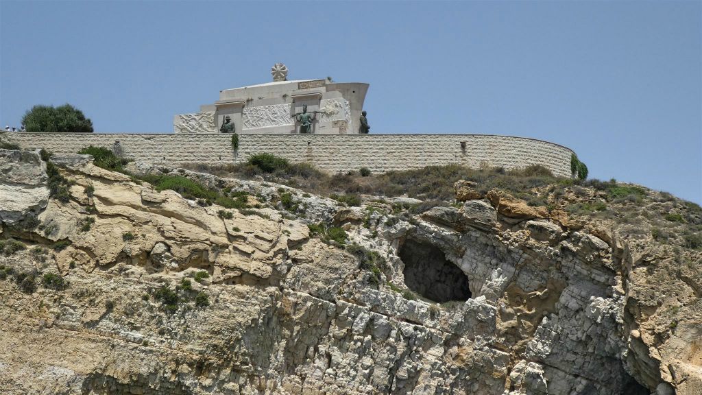 SYRACUSE - het monument voor de gevallen Italianen in Afrika