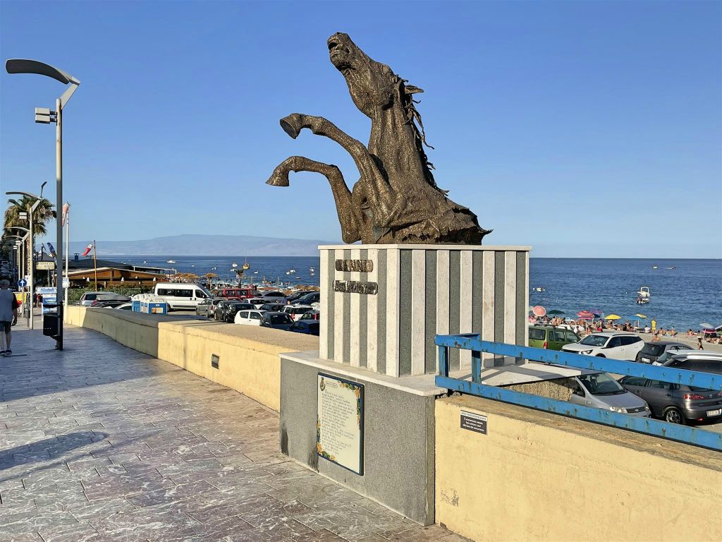 LETOJANNI - een monument voor het legendarische paard Janni dat werd weggevaagd door de Leto-stroom