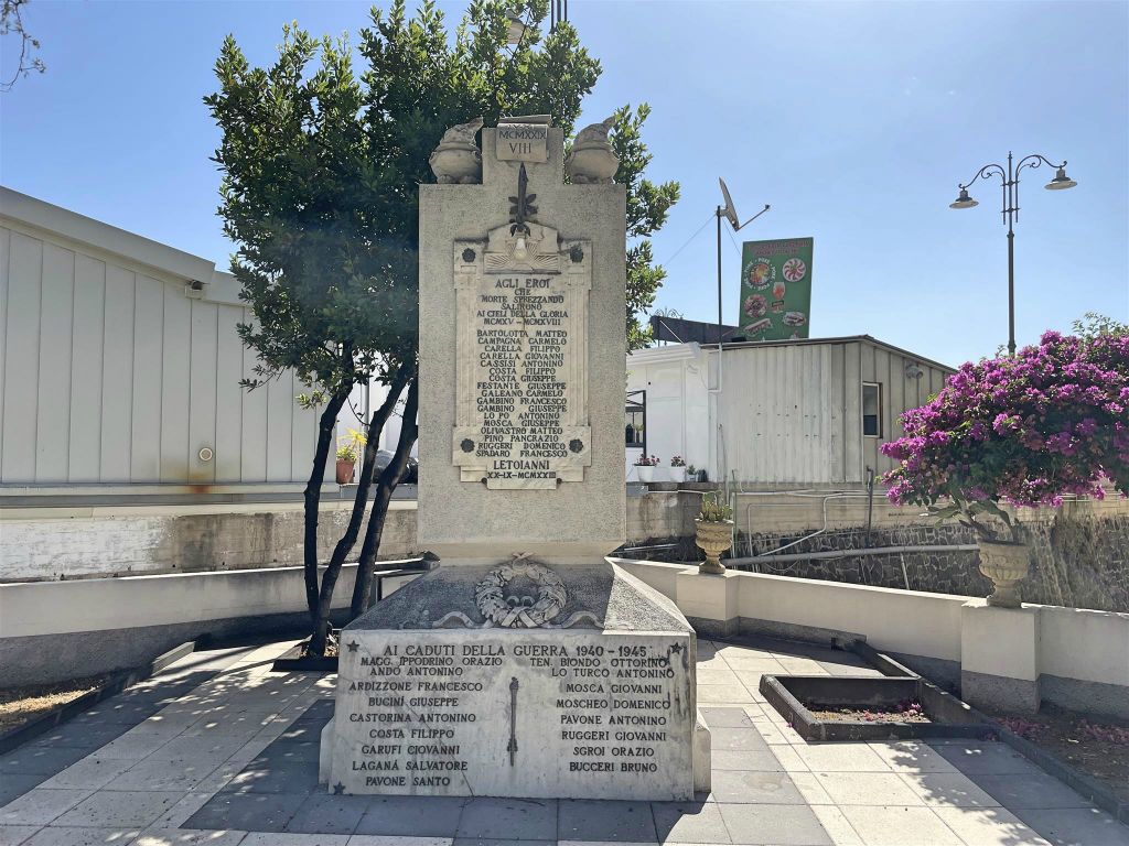 LETOJANNI - een oorlogsmonument