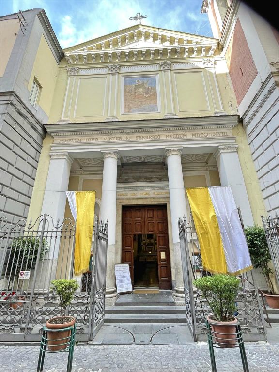 CASTELLAMMARE DI STABIA - de kerk van Saint-Vincent